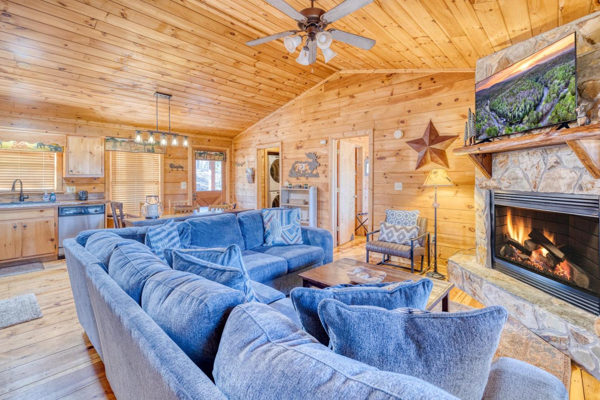 Secluded Sunrise Ridge-10 Min From Blue Ridge, King Beds, Hot Tub, 2 Porches, Fireplace Wood Burning, Mountain View, Cozy Exterior foto